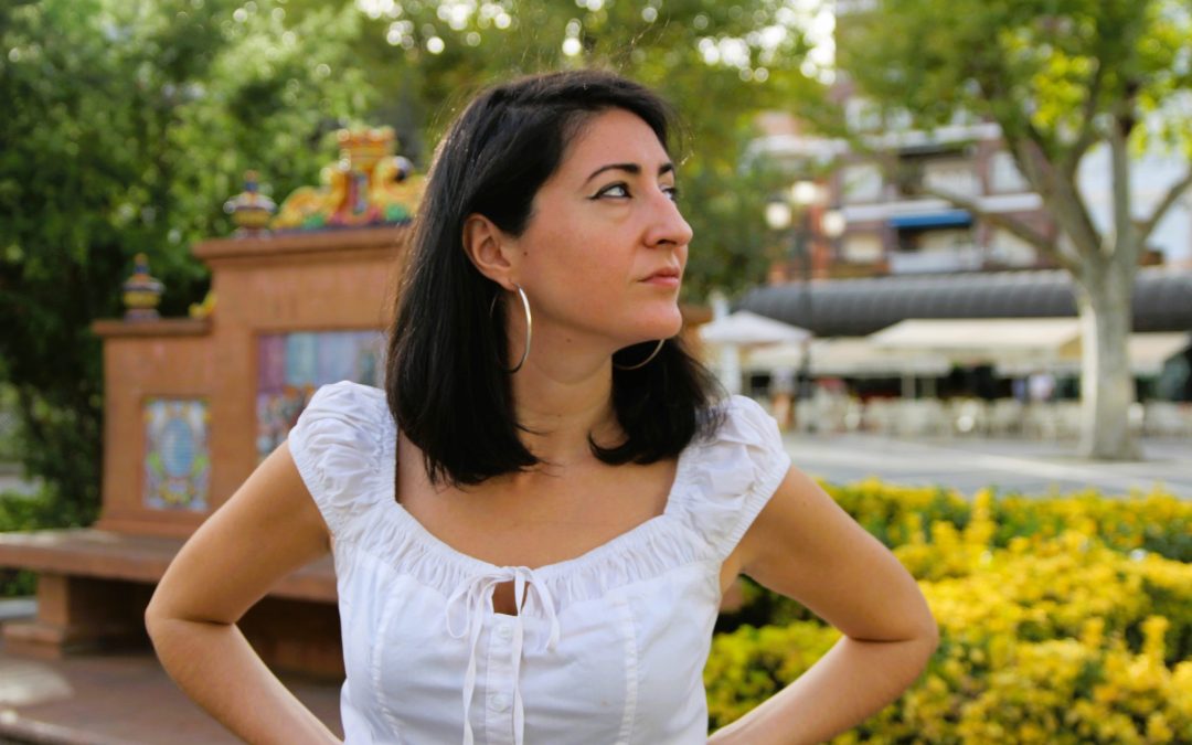 Azahara Palomeque visita La República de Las Letras para presentar «Huracán de negras palomas»